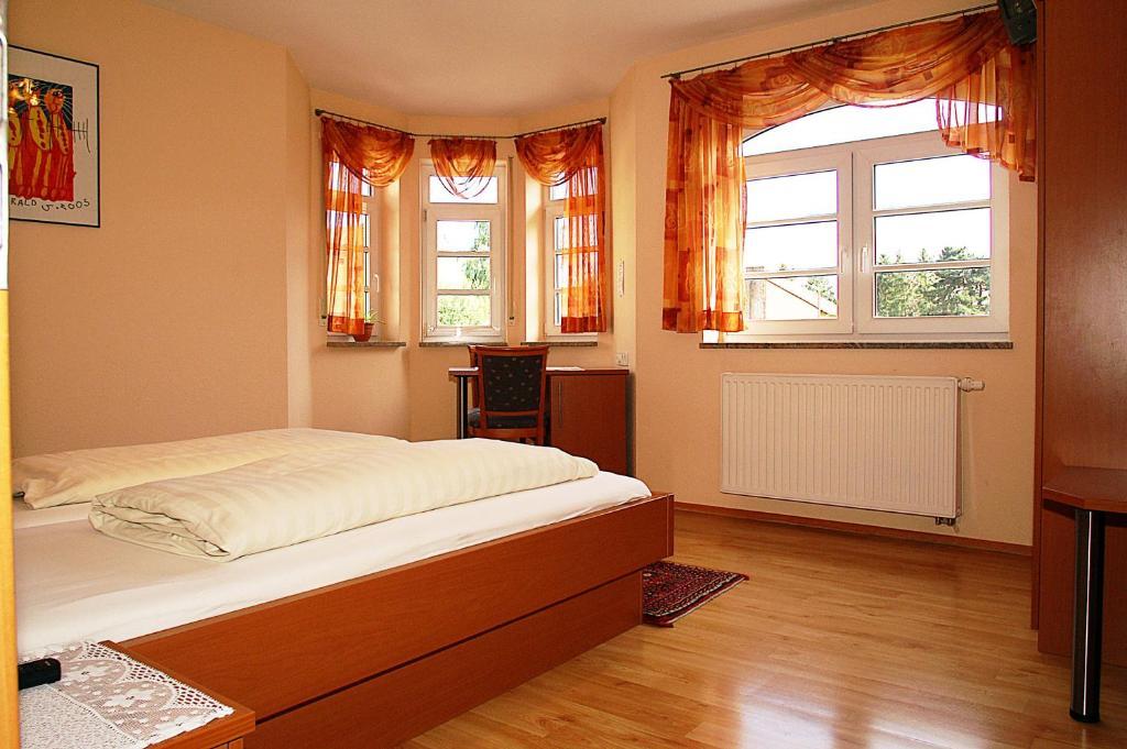 Fraenkischer Gasthof Lutz Giebelstadt Room photo
